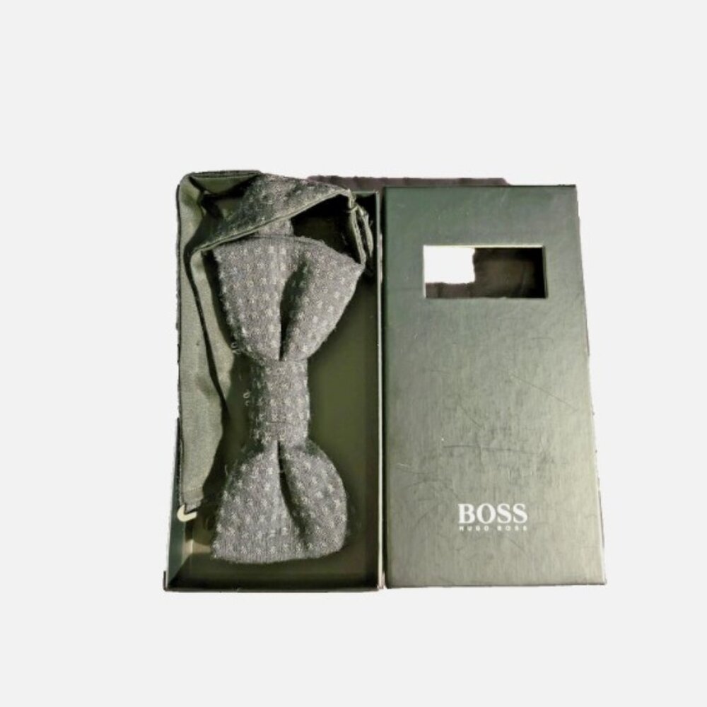 NIB HUGO BOSS Mens Bow Tie Black Geo 100% Silk Pre-Tied NEW IN BOX! Adjustable